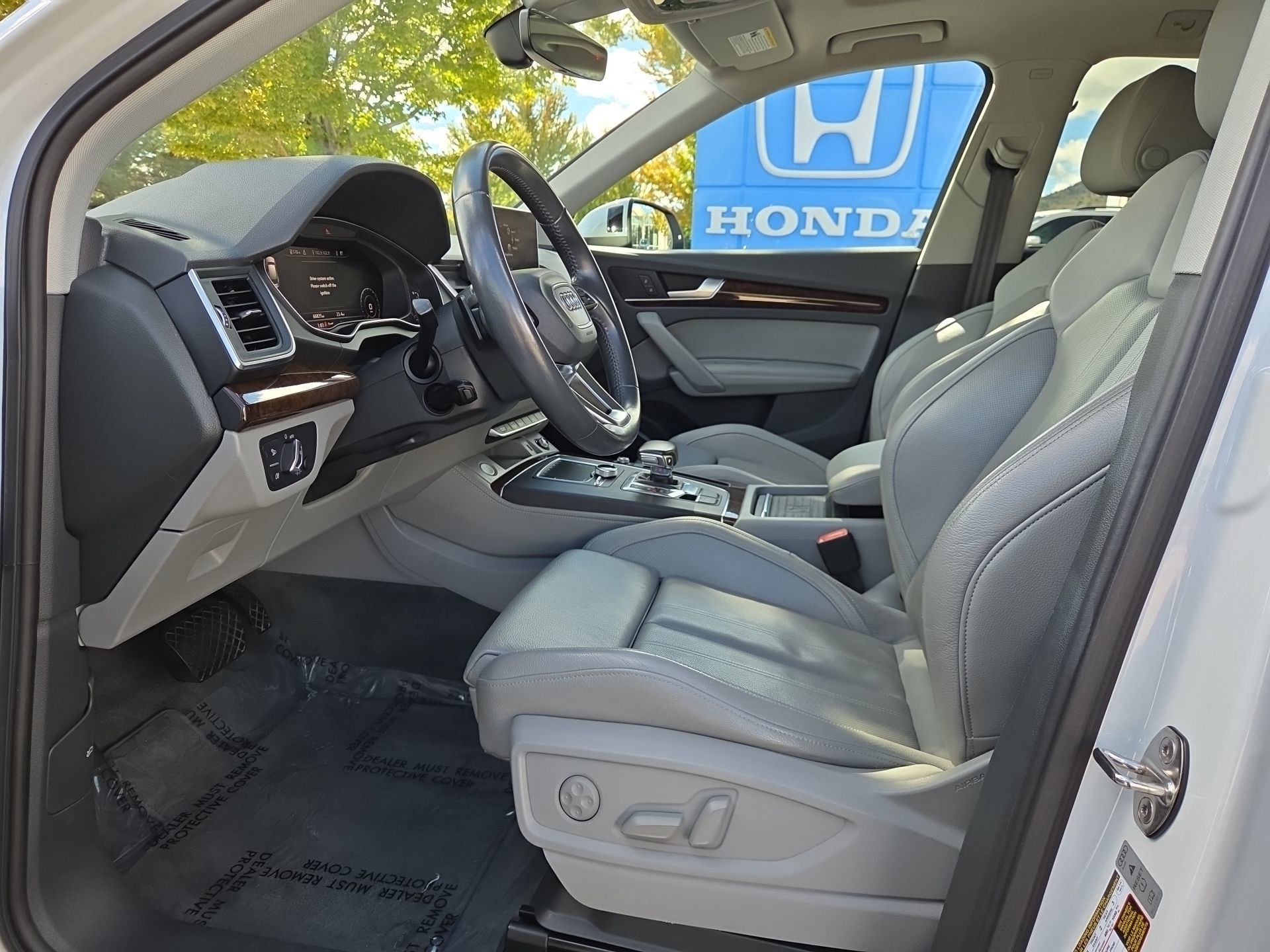Used 2019 Audi Q5 2.0T Premium Plus w/ Premium Plus Package AWD/4WD image 11