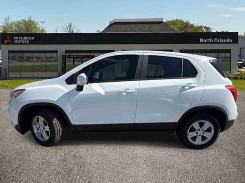 Used 2020 Chevrolet Trax LS FWD image 2