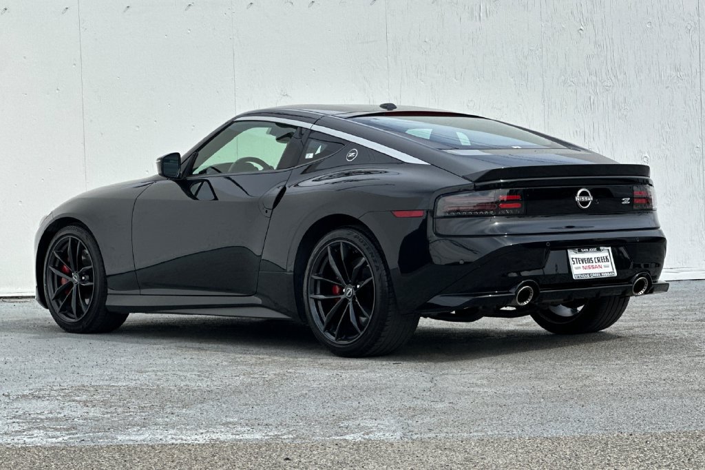 Certified 2025 Nissan Z Performance w/ Floor Mat Package RWD image 6