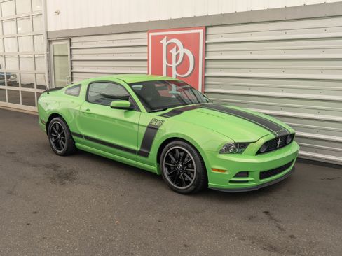 Used 2013 Ford Mustang Boss 302 w/ Boss 302 Accessory Pkg image 38