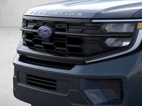 New 2026 Ford Expedition Active image 17