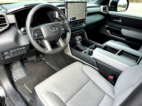 Used 2025 Toyota Tundra Limited image 13