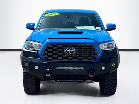 Used 2021 Toyota Tacoma TRD Sport w/ Technology Package image 2