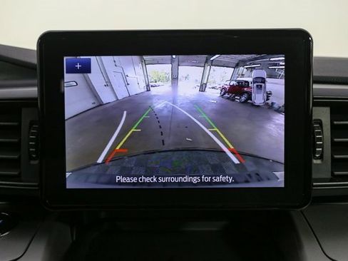 Used 2022 Ford Explorer XLT image 26