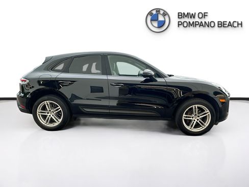 Used 2024 Porsche Macan Base image 8