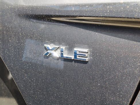 Used 2022 Toyota Prius Prime XLE FWD image 16
