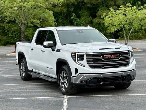 Used 2024 GMC Sierra 1500 SLT w/ SLT Premium Plus Package AWD/4WD image 11