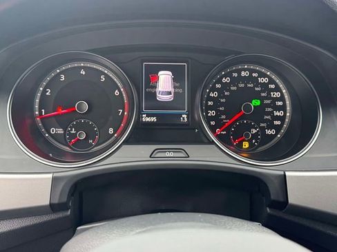 Used 2020 Volkswagen Atlas Cross Sport SE w/ Panoramic Sunroof Package image 31