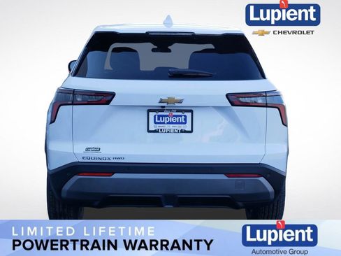 New 2026 Chevrolet Equinox LT image 4