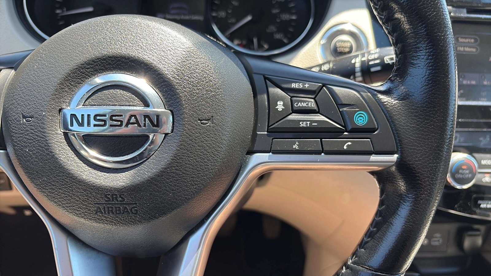 Used 2022 Nissan Rogue Sport SL AWD/4WD image 9