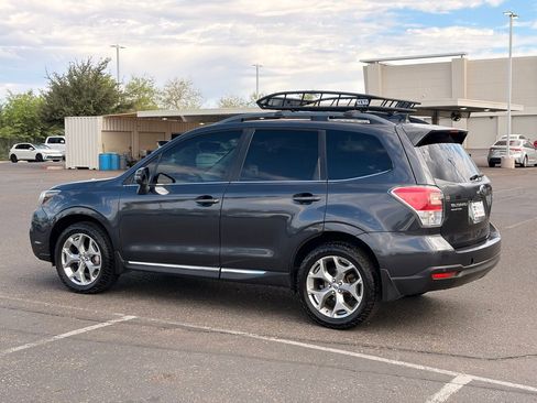 Used 2018 Subaru Forester 2.5i Touring AWD/4WD image 4