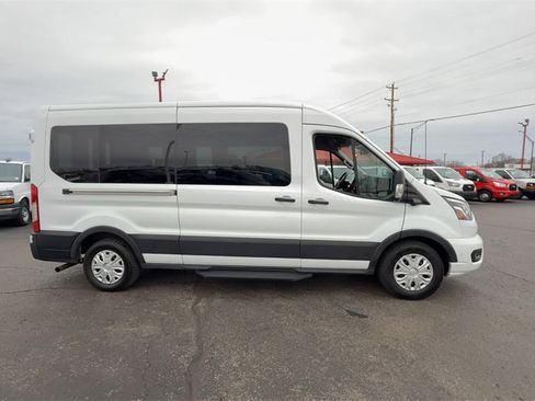 Used 2023 Ford Transit 350 XLT image 9