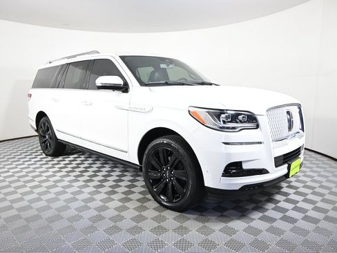 Used 2024 Lincoln Navigator L Reserve w/ Equipment Group 201A AWD/4WD image 9