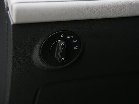 Used 2023 Volkswagen Taos SE image 11