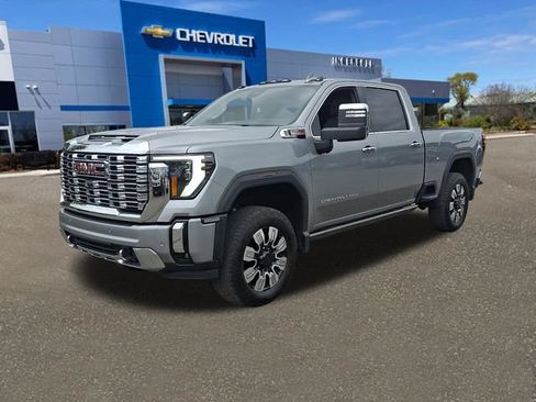 Used 2025 GMC Sierra 2500 Denali w/ Denali Reserve Package AWD/4WD image 36