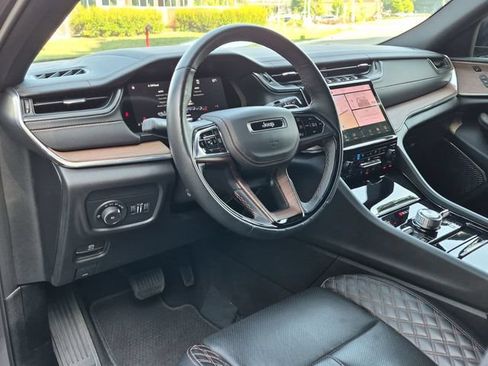 Used 2025 Jeep Grand Cherokee Summit AWD/4WD image 29