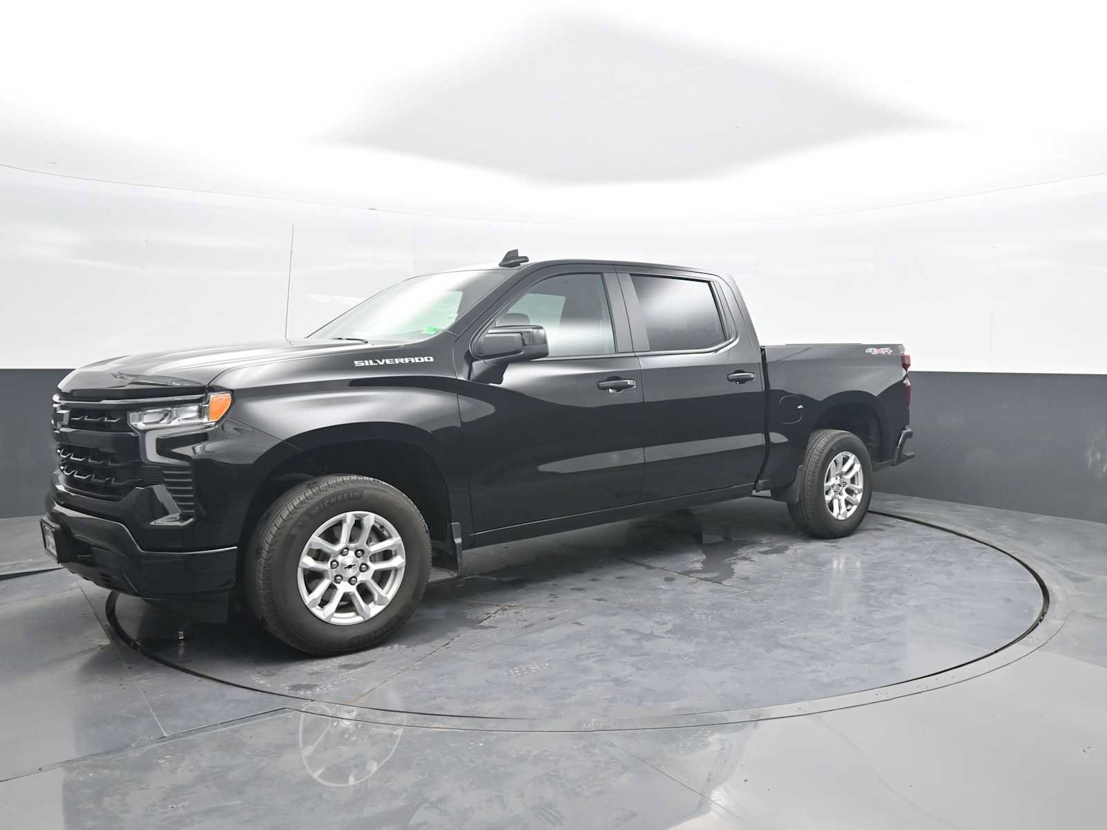 Used 2026 Chevrolet Silverado 1500 RST AWD/4WD image 4