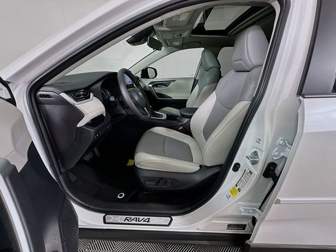 Certified 2025 Toyota RAV4 XLE Premium image 20