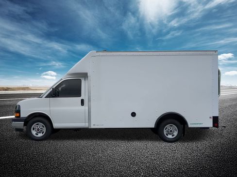 New 2025 GMC Savana 3500 w/ Power Convenience Package image 23