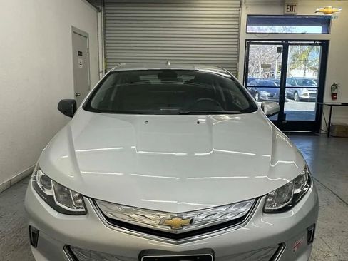 Used 2017 Chevrolet Volt LT w/ Comfort Package image 2