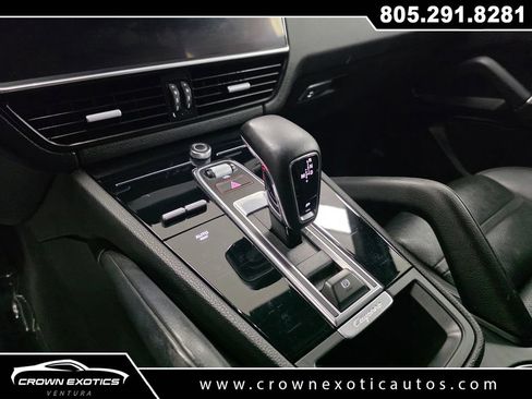Used 2022 Porsche Cayenne AWD/4WD image 26