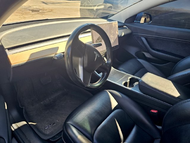 Used 2018 Tesla Model 3 Long Range RWD image 4