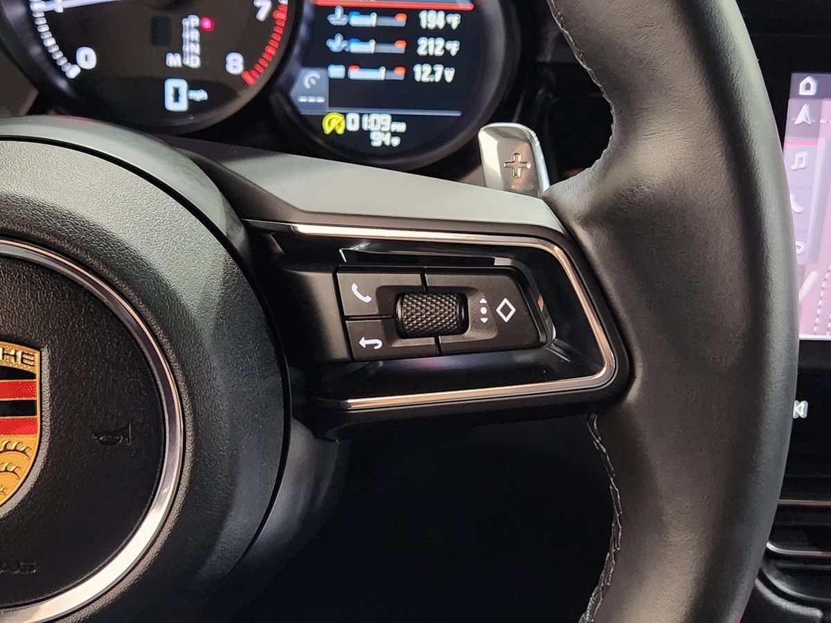 Used 2023 Porsche Macan AWD/4WD image 50