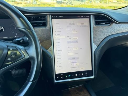 Used 2018 Tesla Model S 100D image 11