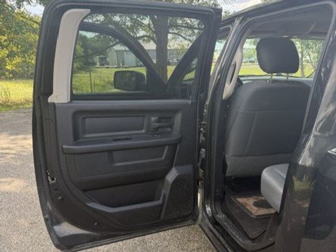 Used 2017 RAM 1500 Express w/ Black Ram 1500 Express Group AWD/4WD image 15