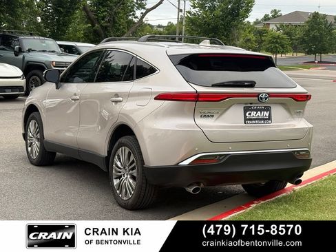Used 2023 Toyota Venza Limited AWD/4WD image 5