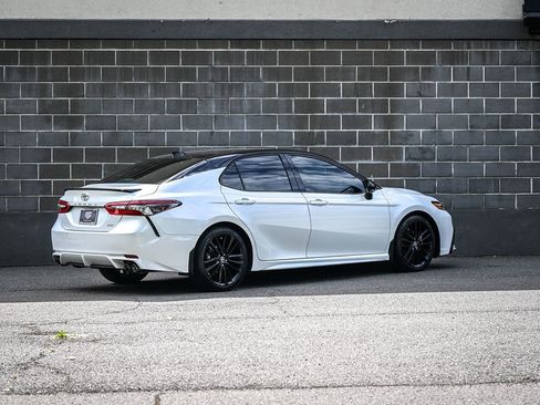 Used 2023 Toyota Camry XSE FWD image 3