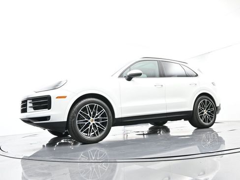 Certified 2024 Porsche Cayenne image 42