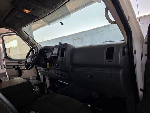 Used 2020 Nissan NV 2500 SV RWD image 9