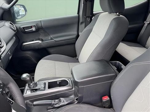 Used 2021 Toyota Tacoma TRD Sport AWD/4WD image 7
