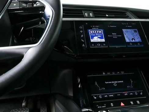 Used 2024 Audi Q8 e-tron Premium Plus image 13