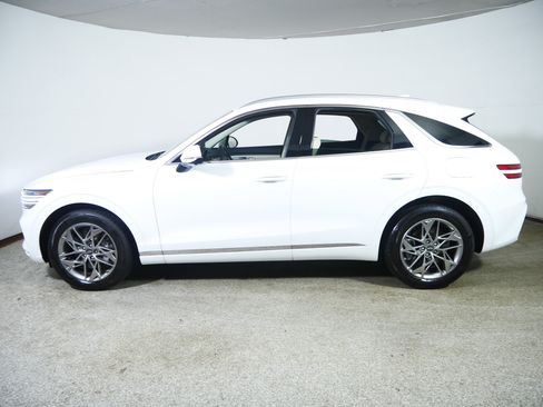 Used 2025 Genesis GV70 2.5T w/ Advanced Package AWD/4WD image 4