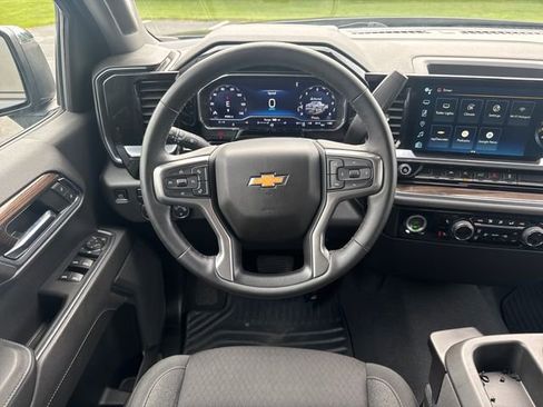 Used 2023 Chevrolet Silverado 1500 LT AWD/4WD image 15