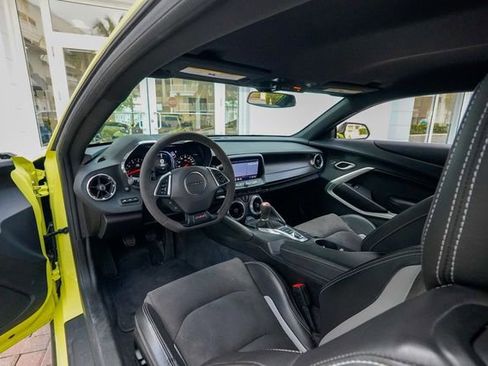 Used 2019 Chevrolet Camaro SS image 3