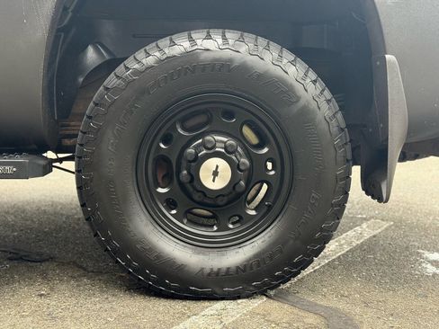 Used 2005 Chevrolet Avalanche 2500 w/ Preferred Equipment Group image 19