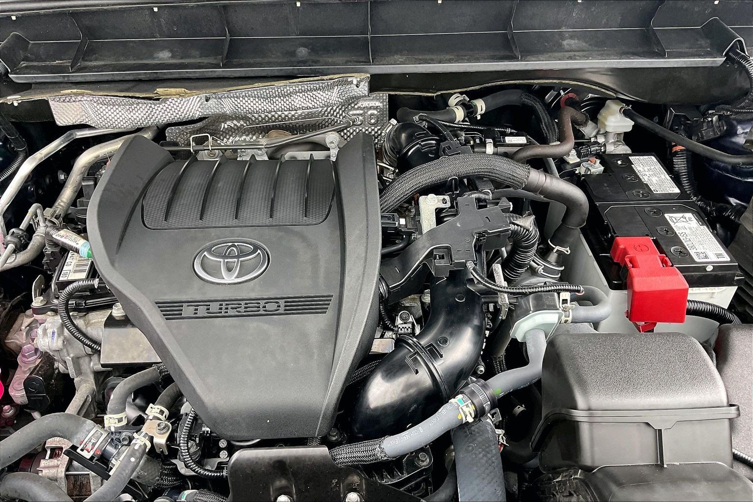 Used 2024 Toyota Highlander XLE AWD/4WD image 13