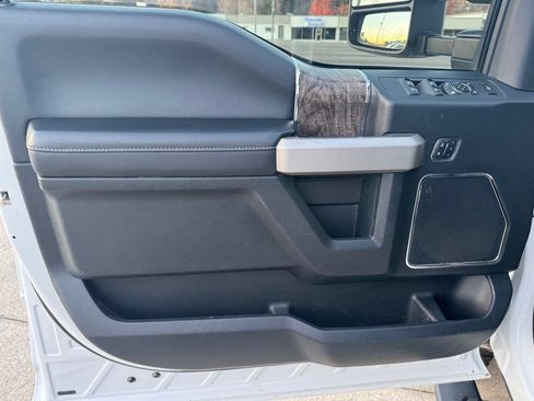 Used 2017 Ford F250 Lariat w/ Lariat Ultimate Package AWD/4WD image 14