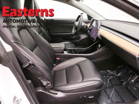 Used 2019 Tesla Model 3 Standard Range image 22