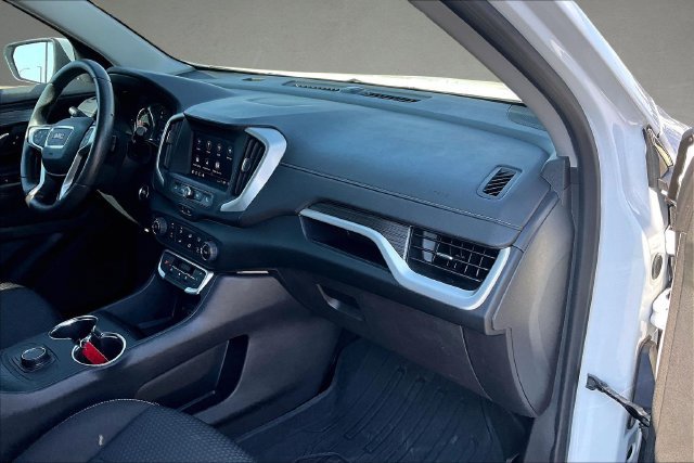 Used 2023 GMC Terrain SLE FWD image 13