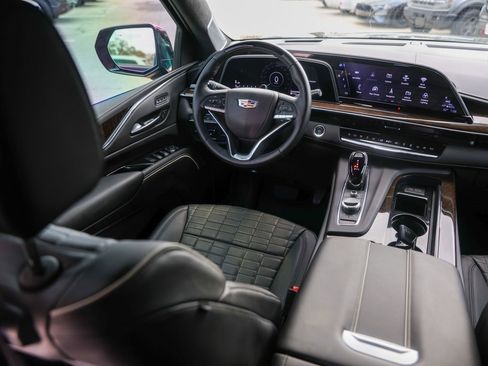 Certified 2024 Cadillac Escalade Sport Platinum image 30