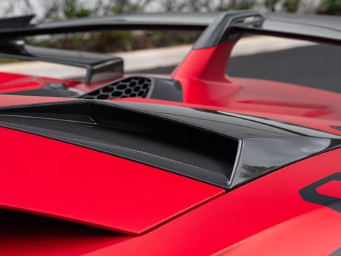 Used 2021 Lamborghini Aventador SVJ AWD/4WD image 39
