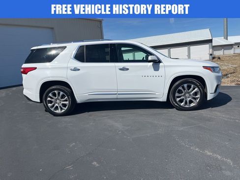 Used 2020 Chevrolet Traverse Premier image 3