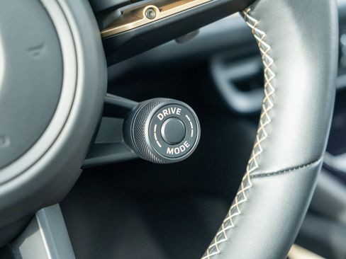 Certified 2025 Porsche Cayenne S image 32