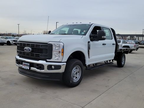 New 2025 Ford F250 XL w/ XL Chrome Package image 7