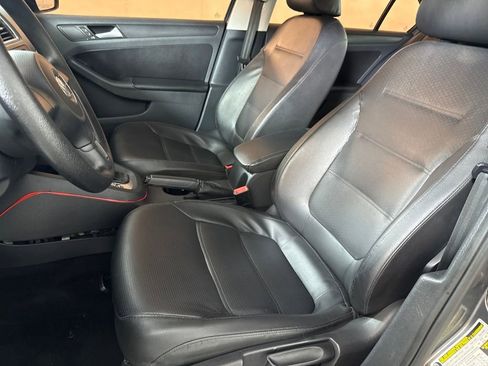 Used 2014 Volkswagen Jetta SE image 12