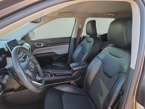 Used 2022 Jeep Compass Latitude image 13